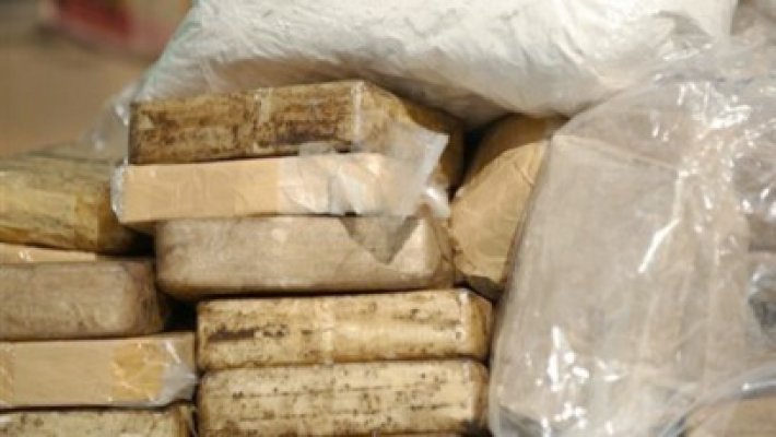 Turc, prins la graniţă cu 10 kg de heroină